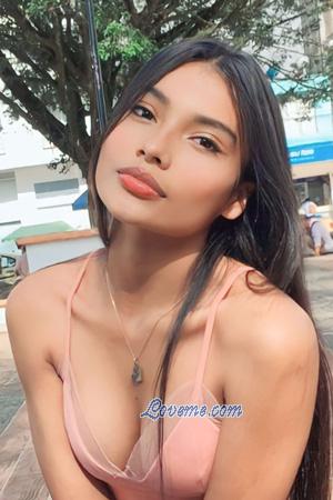 213119 - Derly Age: 22 - Colombia